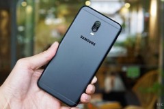 Bạn mua smartphone vỏ nhựa hay Galaxy J7+ với thiết kế kim loại nguyên khối?
