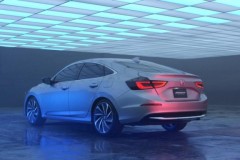 Honda ra mắt sedan Insight - biến thể của Civic sử dụng hệ truyền động hybrid