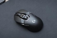 Logitech PowerPlay và G903 LightSpeed: dùng chuột không dây không lo hết pin!