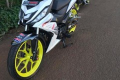 Winner 150 độ dàn chân nổi bật đầy sang trọng với màu vàng Neon