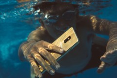 Samsung Galaxy A8/A8+: từ suối đến hồ cá, hồ bơi, thác nước