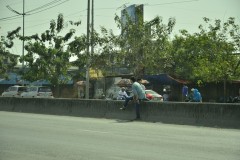 Đi bộ sai luật có thể bị phạt tù: Người đi bộ ngỡ ngàng!