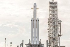 Elon Musk sẽ phóng 'tên lửa mạnh nhất thế giới' trong tháng 1