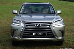 Lexus LX 570 giảm giá hơn 400 triệu tại Malaysia