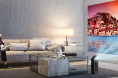 LG HU80KA: máy chiếu 4K nhỏ gọn, phóng hình lên màn chiếu tối đa 150 inch