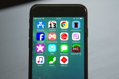 Cài theme "độc - lạ" cho iPhone của mình mà không cần Jailbreak