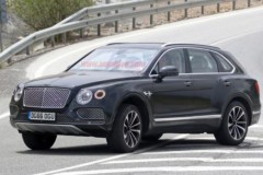 Bentley Bentayga sẽ có thêm 2 phiên bản động cơ mới vào giữa năm 2018