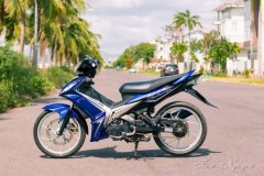 Exciter 135 độ khoe dáng giữa cánh đồng cỏ bất tận