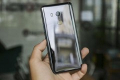 Rò rỉ ốp lưng HTC U11 EYEs: 1 camera, 2 đèn LED và cảm biến vân tay