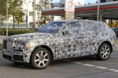 SUV siêu sang Rolls-Royce Cullinan được thửa riêng thân vỏ