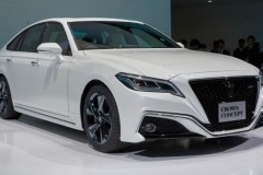 Toyota Crown 2018 bất ngờ lộ diện với gói độ Modellista