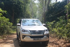 Giá Toyota Fortuner cũ hiện cao hơn cả trăm triệu so với giá xe mới thời điểm ra mắt