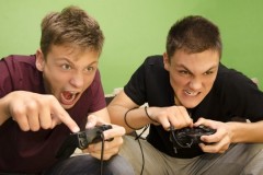 Chơi game cùng hội bạn – có còn được hay không?