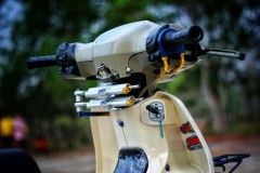 Cub Fi độ hại não người xem với khối đồ chơi hiệu của biker xứ chùa vàng