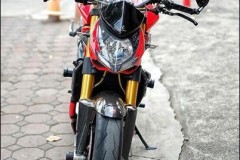 Ducati Streetfighter 'phiêu' cùng gã du côn đường phố Italia