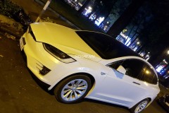 Gặp Tesla Model X P90D chơi đêm trên phố Sài Gòn