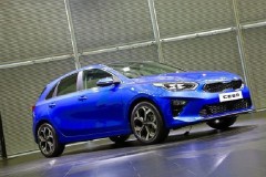 Kia Ceed thế hệ mới chính thức ra mắt với thiết kế vay mượn rất nhiều từ những những người anh em
