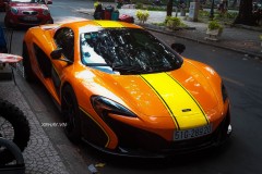 McLaren 650S Spider dán decal nổi bật trên phố ngày đầu năm mới
