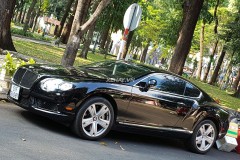 Bắt gặp xe siêu sang Bentley Continental GT V8 xuống phố