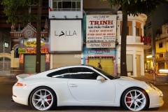 Porsche 911 Carrera S SportDesign Edition được thay bộ mâm HRE màu trắng