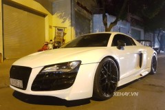 Sài Gòn: Siêu xe Audi R8 V8 ra phố đêm với màu trắng ngọc trai nguyên bản