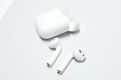 AirPods thế hệ tiếp theo sẽ có khả năng chống nước và có thể ra lệnh bằng "Hey Siri"