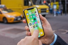 Apple cắt giảm 50% đơn hàng màn hình iPhone X