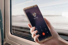 Video cho thấy khả năng tự động lái xe của chiếc Huawei Mate 10 Pro