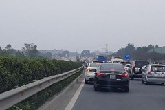 Tài xế 'tố' BOT Pháp Vân - Cầu Giẽ ùn tắc nhưng không xả trạm