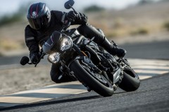 Triumph chính thức ra mắt chiếc Triumph Speed Triple 2018