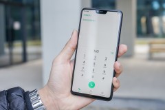 Hình ảnh trên tay OPPO R15 với màn hình tai thỏ, bóng loáng