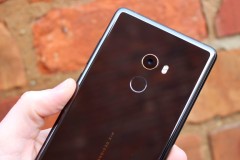 Camera của Mi Mix 2S vẫn nằm ở cạnh dưới