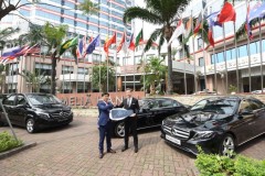 Mercedes-Benz Việt Nam bàn giao đội xe sang cho khách sạn Meliá Hanoi