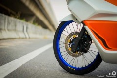 PCX 150 độ Drag tạo dáng bên con đường cao tốc của biker Thailand