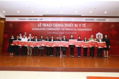 Quỹ Toyota Việt Nam tặng 15 bộ xe đẩy dụng cụ cấp cứu tiêu chuẩn cho bệnh viện tại Cao Bằng