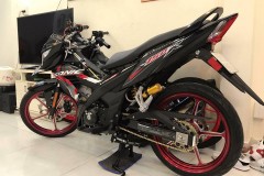 Sonic 150r độ loạt đồ chơi có giá gần bằng xác xe