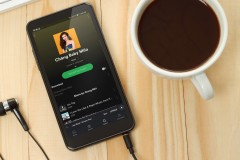 Spotify gỡ ca khúc Chàng Baby Milo bản "Sonhai.info" của Đông Nhi sau nghi vấn phát nhạc lậu