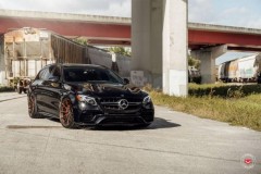 Mercedes-AMG E63S Estate đen đi giày màu đồng Satin Bronze