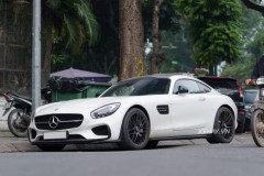 Mercedes AMG GTS Edition 1 màu trắng khoe dáng trên phố Hà Nội