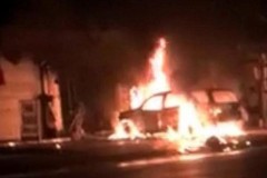 Fortuner bị thiêu rụi trong đêm ngay trước cửa nhà