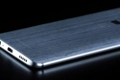 Mặt sau OnePlus 6 dường như là nắp gỗ giống OnePlus 1 và 2 hồi xưa