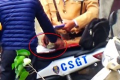 Hà Nội: Điều tra vụ cảnh sát giao thông nghi nhận tiền người vi phạm
