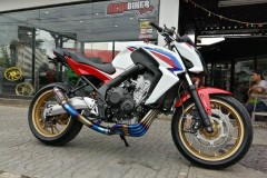 Honda CB650F nổi bật hơn với loạt option cao cấp được trang bị