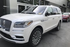 Lincoln Navigator L Black Label về Việt Nam với giá ngang Lexus 570