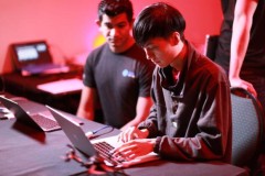 Ngày đầu Pwn2Own 2018: Trình duyệt Safari của Apple bị các hacker hạ gục đầu tiên