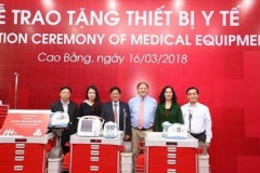 Quỹ Toyota Việt Nam trao tặng thiết bị y tế tại Cao Bằng