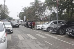 Thu hồi giấy phép các điểm trông giữ xe tăng giá sai quy định