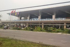 Vì sao nam thanh niên tâm thần dễ dàng đột nhập sân bay Vinh và lên máy bay?