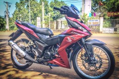 Winner 150 độ nhẹ nhàng với dàn chân bánh căm đơn giản