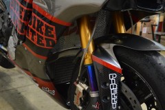 Yamaha R1 bản độ căng đét cùng option trường đua